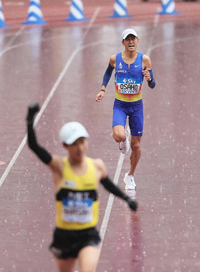 日本马拉松mgc雨中进行前八都进210 亚运冠军成绩相比进不了top20