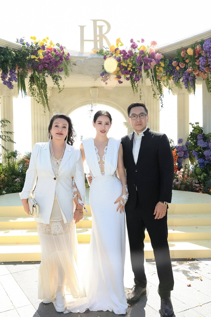 半个娱乐圈都在为左岸潇婚礼打call 网红鼻祖的影响力有多大|左岸潇