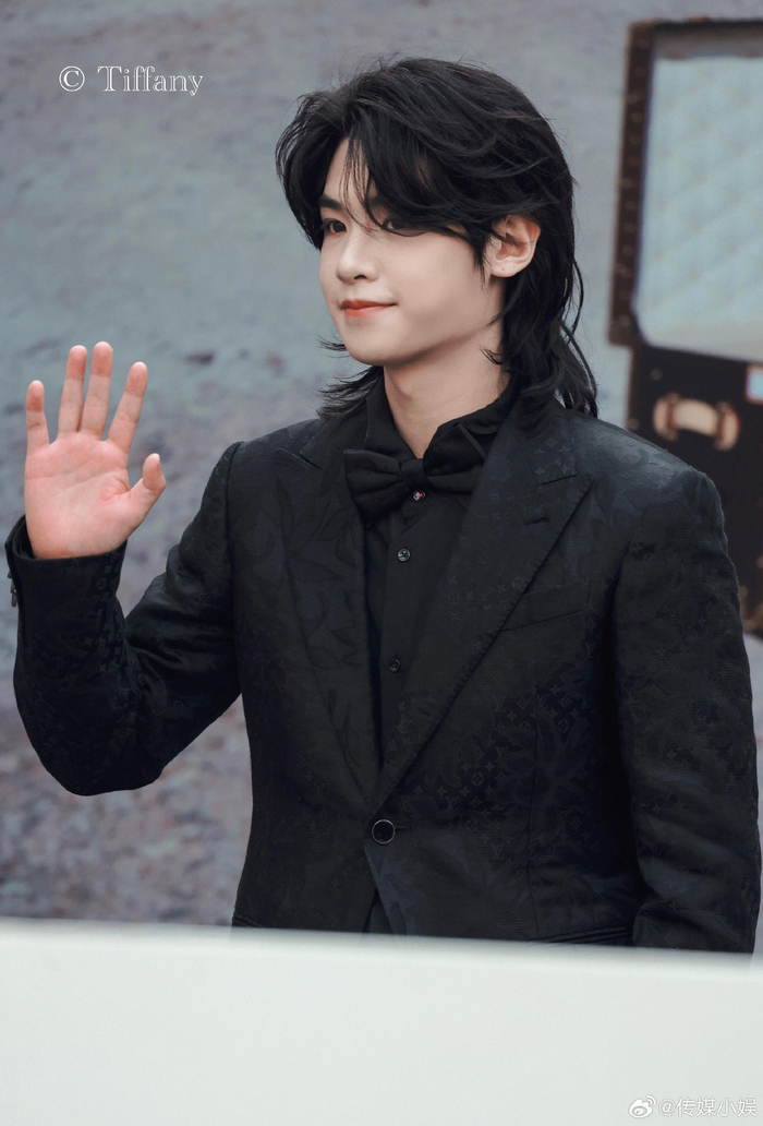 谁能抵挡得住狼尾造型的黄明昊太迷人了