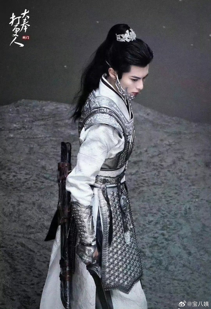 玉面银甲的少年将军……|将军|王鹤棣_新浪新闻