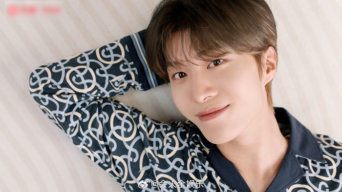 你问我什么是贴脸开大,就是看到这个视频里的范丞丞