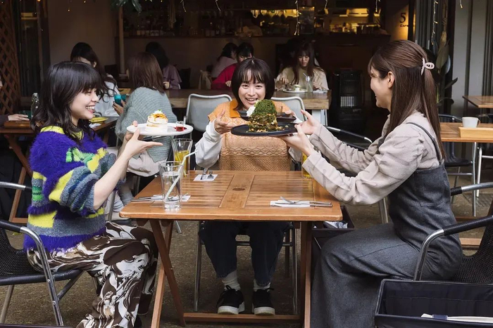 你需要和期待的本地生活，在线上都有答案。（图/《周日晚上左右...》）