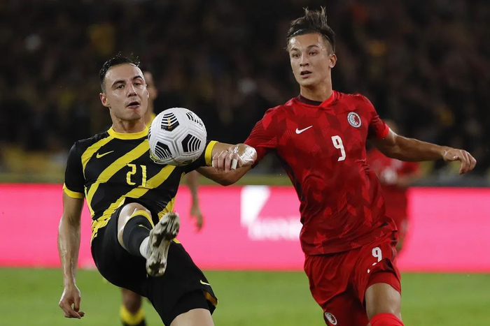 安永佳（右）在比赛中。