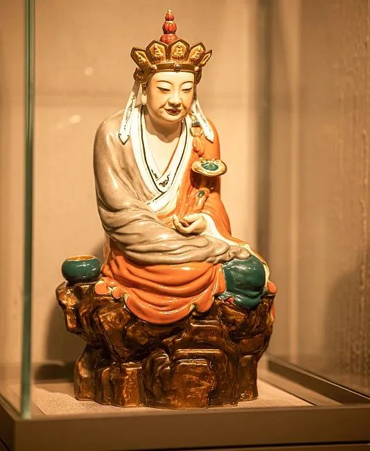 爆火网络的“无语菩萨”，原名“沉思罗汉”。（图/视觉中国）