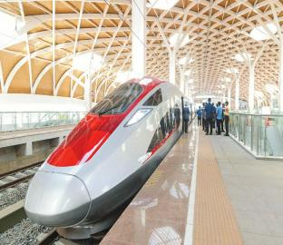 　　9月27日，雅万高铁试乘列车停靠在雅加达哈利姆站。　　四川日报全媒体记者 黄潇 摄