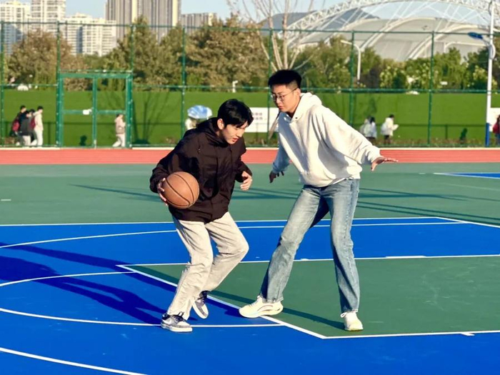烟台大学南校区多功能运动场10月17日起面向师生开放