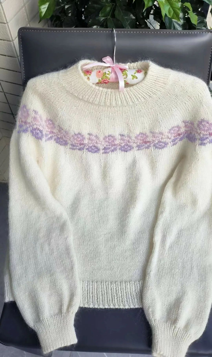 仿恋恋云汀的玫瑰藤温柔慵懒风圆领女士提花毛衣附图解