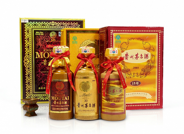 茅台年份酒（15年、30年、50年），来源：华艺国际