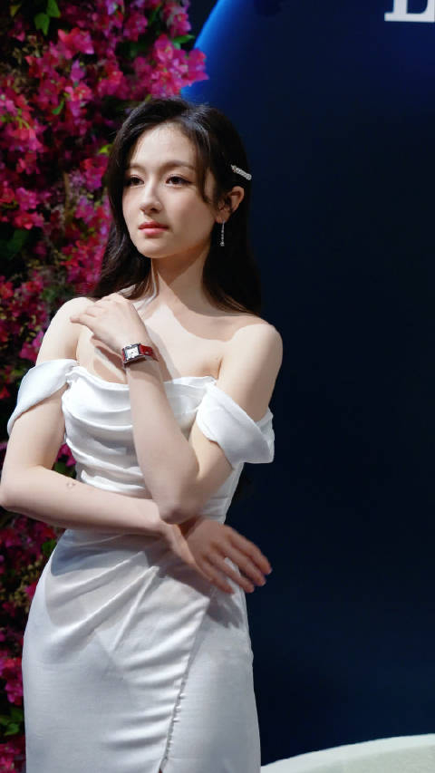 李兰迪长发造型,别有一番风味……_手机新浪网