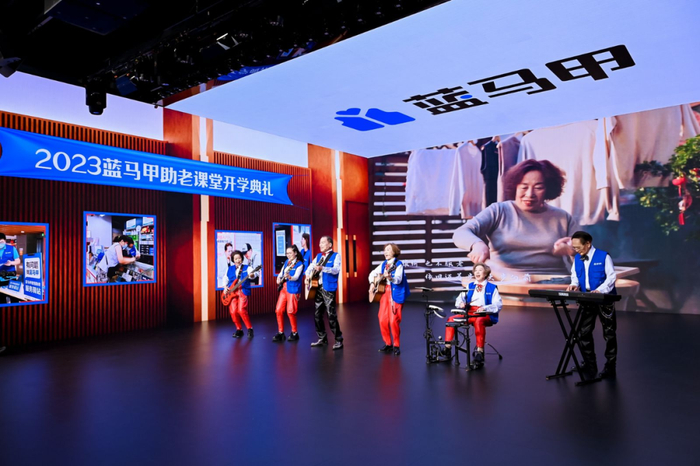 摇滚奶奶乐队演出现场