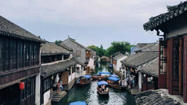 周庄：水乡古韵，历史文化名镇的魅力独秀|周庄镇|江南水乡|昆山市|苏州市|江苏省_新浪新闻