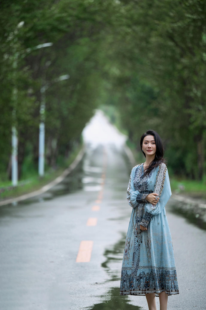 女演员杨斯写真秋意浓 波西米亚长裙优雅浪漫|杨斯|秋意浓|写真曝光