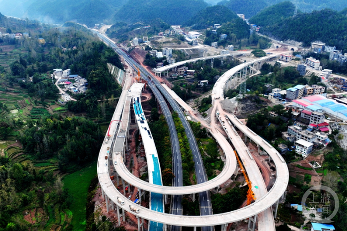 渝湘复线高速铜西互通加快施工进度|酉阳|复线|高速公路_新浪新闻