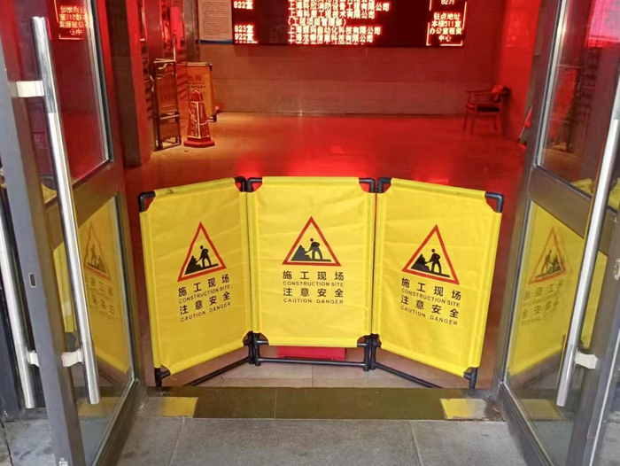 2号楼电梯正在维修中。