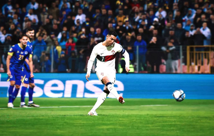 5-0双响轰今年第40球!年龄只是数字|菲利克斯|c罗|双响_新浪新闻