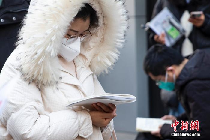國考報名時間過半,熱門崗位競爭超“千里挑一” 國考報名時間過半,熱門崗位競爭超“千里挑一”
