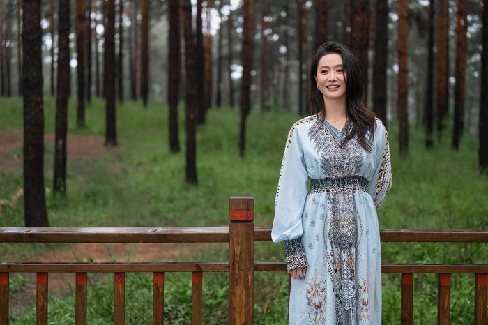 女演员杨斯写真秋意浓 波西米亚长裙优雅浪漫|杨斯|秋意浓|写真曝光