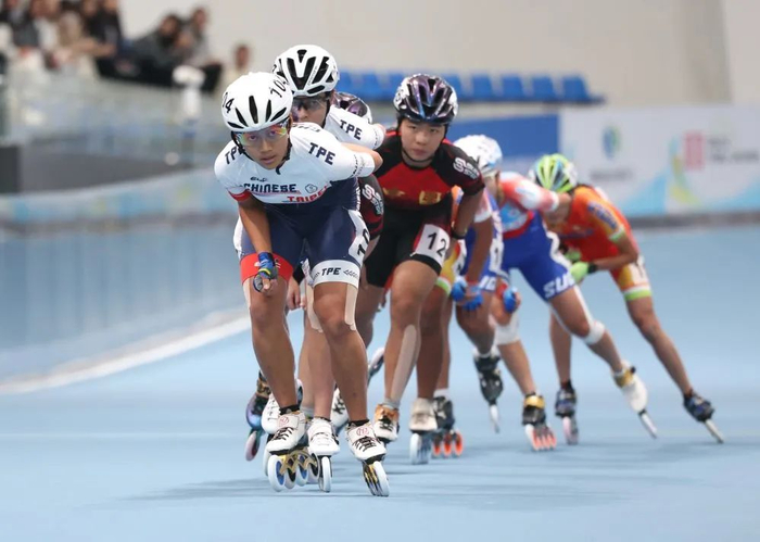 10月20日，第19届亚洲轮滑锦标赛在河北省秦皇岛市北戴河轮滑运动中心开赛。新华社记者 杨世尧 摄