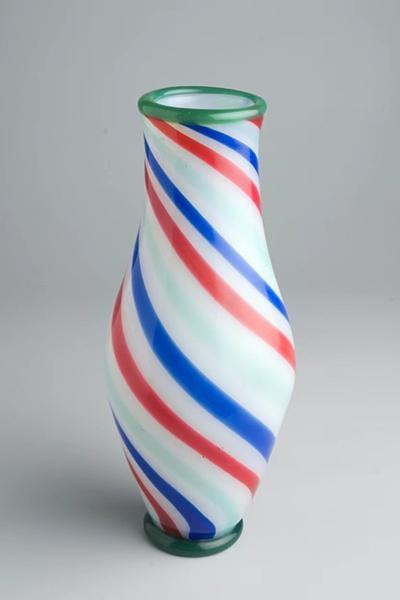 布里斯托博物馆藏品，乾隆年间玻璃器。资料图片