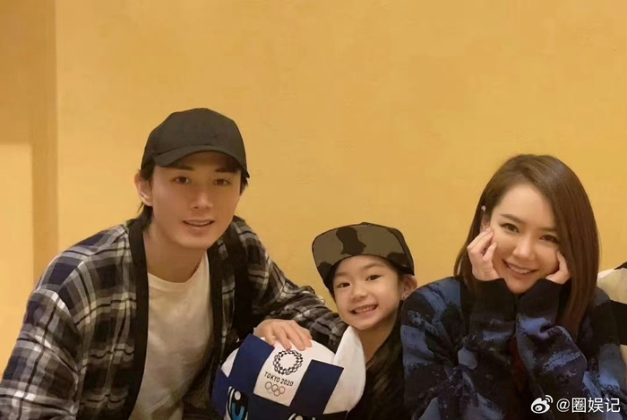 lucky像缩小版戚薇,一大一小两个戚薇,李承铉真的好幸福|李乐祺|戚薇