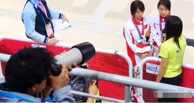 ▲霍启刚拍摄郭晶晶