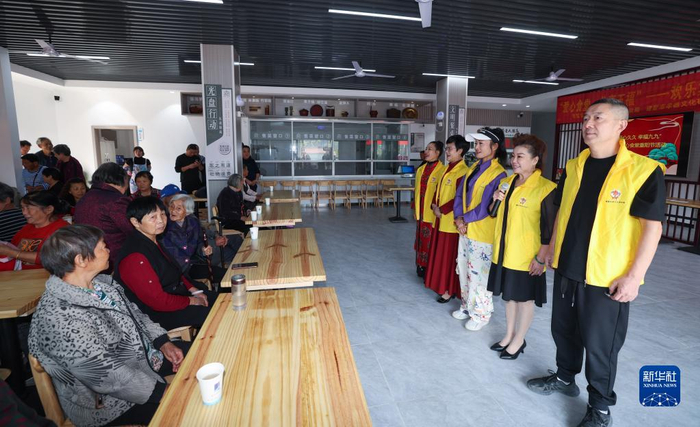 浙江诸暨:爱心食堂开展重阳节敬老活动