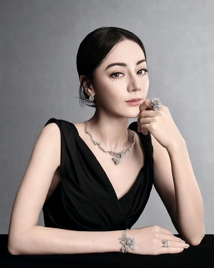 迪丽热巴珠宝大片,美丽动人,五官太立体了……|迪丽热巴|玫瑰_新浪