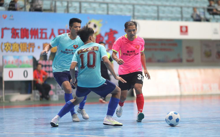 梅州球王争霸赛平远站收官平远威华斩获10月月冠军