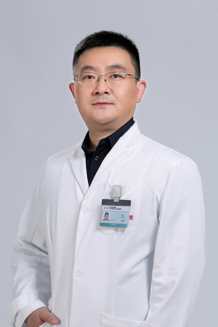 第二人民医院(山东省耳鼻喉医院)党委委员,副院长,听觉植入科首席专家