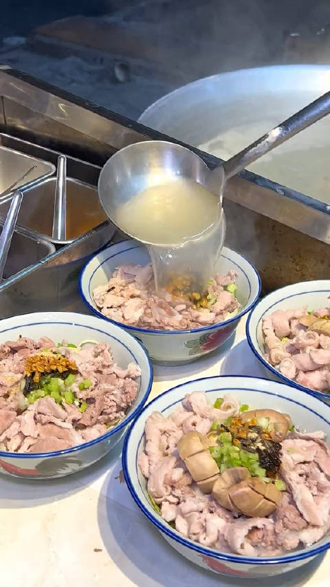 潮汕新鲜现宰的猪肉粿条汤有多绝