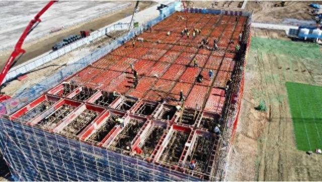 封顶施工。建设单位供图