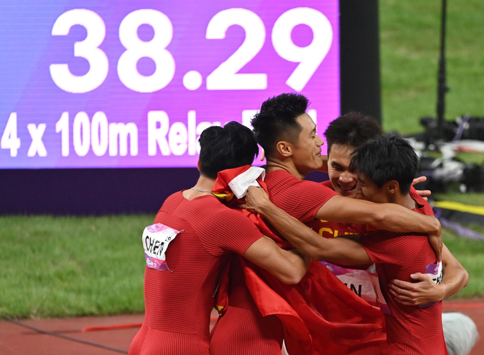 中国男子接力队仍要为奥运资格而战。  资料图/新华社