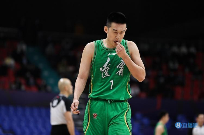 篮圈师弟在微博写道:"付豪没有参加今天上午辽宁队的踩场训练,而是在