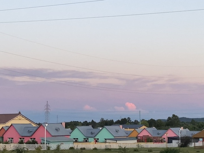 　　黑龙江省大兴安岭地区塔河县十八站鄂伦春族乡的鄂伦春族新居。新华社记者 金地 摄