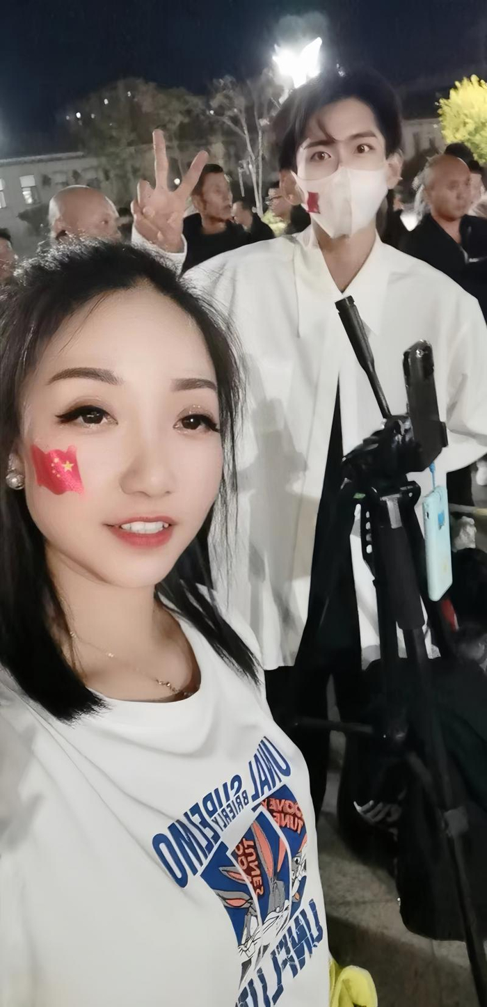 “舞搭子”媛媛和小白