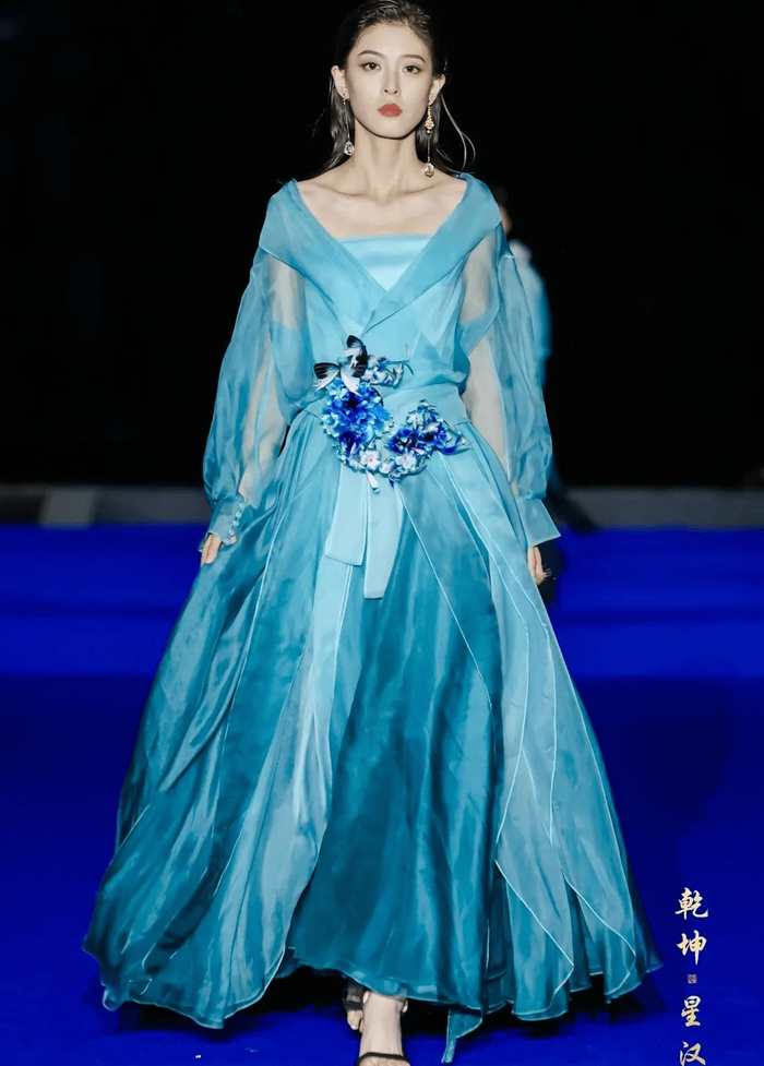 熊英·盖娅传说 | 乾坤·星汉2024ss发布会圆满落幕|盖娅|熊英|乾坤