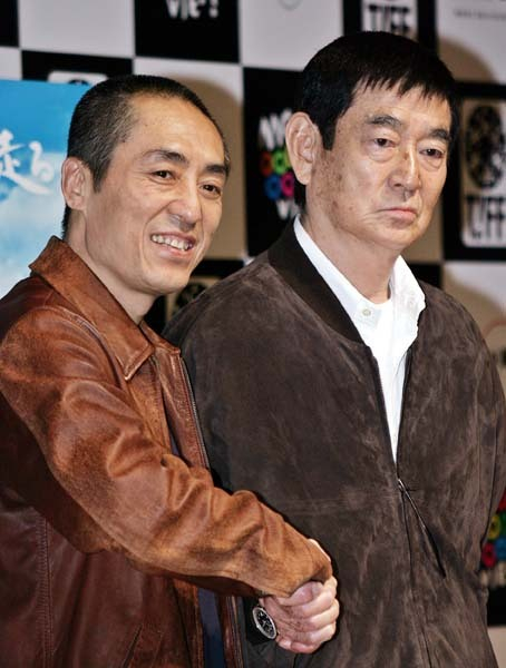 张艺谋聊起跟日本戏骨高仓健合作的印象……|张艺谋|高仓健_新浪新闻