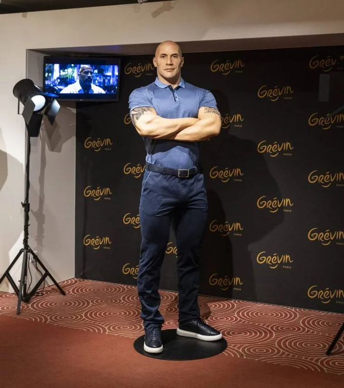 巨石强森入驻巴黎蜡像馆但他不开心为啥我的蜡像长得像小贝