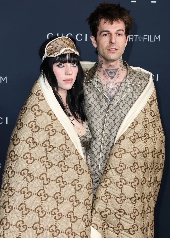 「黑寡妇」billie eilish新恋情,曝光了.|纹身|碧梨|黑寡妇_新浪新闻