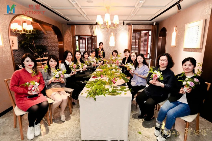 茅台文化体验馆里举行三八节活动