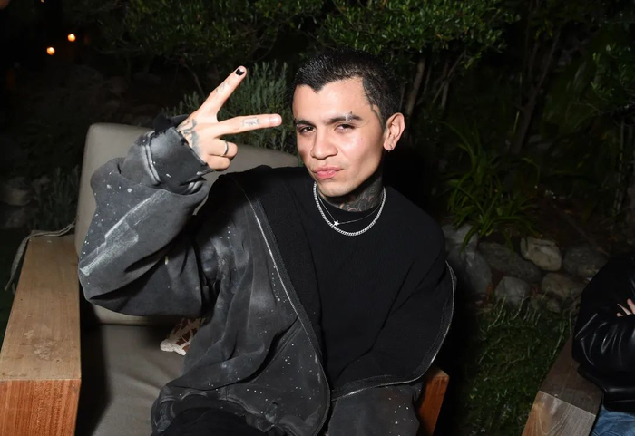 以及之前碧梨就曾自己说道:"身体接触就是我的爱情语言,我只需要一直