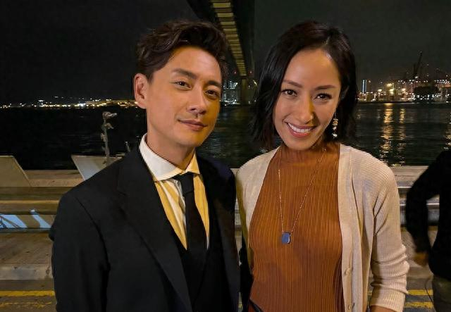 像《篮球火》,《敲敲爱上你》以及《泡沫之夏》等剧集,都能看到她的