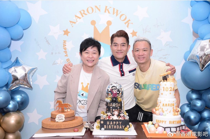 今天是郭富城58岁生日,城城与朋友们共同庆祝,生日快乐!