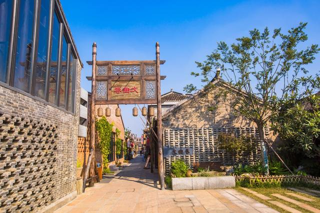 江苏盐城有一座珠溪古镇青砖黛瓦亭台楼榭是休闲旅游好去处
