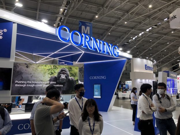 康宁宣布与友达合作,升级玻璃技术抢攻大尺寸曲面车载显示|汽车制造商|显示器|室温|座舱|解析度_新浪新闻
