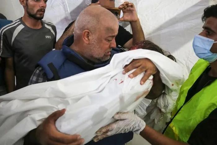 加沙地带25日持续受到以色列空袭，平民死伤惨重。图自半岛电视台