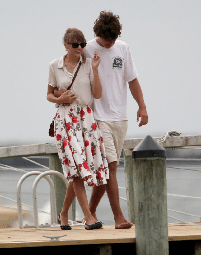 蕾哈娜制作歌曲,全球百大dj之一,英国创作歌手加尔文·哈里斯(calvin