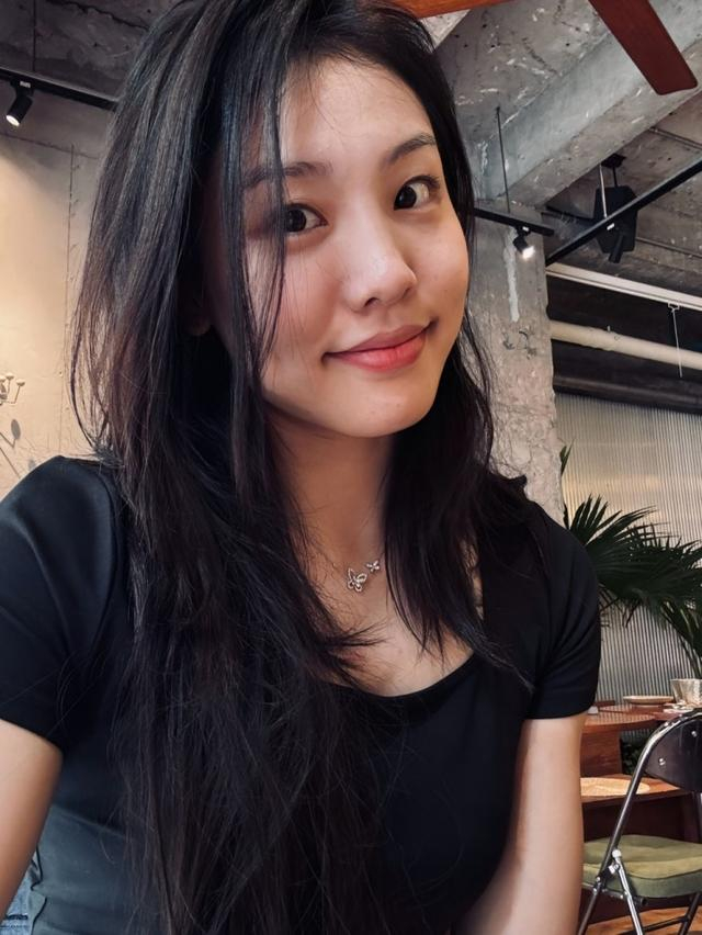 😍张茹晒美食:别问 很好吃😋报意思吃脸上了👀|张茹|中国女篮|