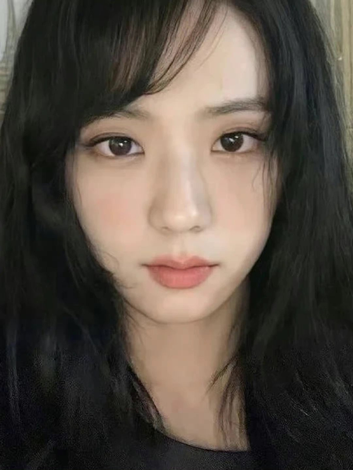 jisoo金智秀 门面就要怼脸拍 太爱啦!