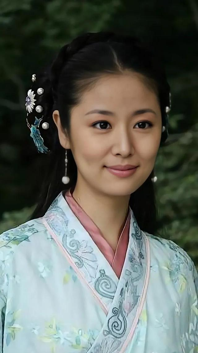 林心如官方身高167体重仅92斤47岁荡秋千似少女双脚轻松离地